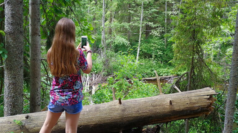 Jaak Nilson: Kuidas pildistamisel telefoni käes hoida? Jaak Nilson: Kuidas pildistamisel telefoni käes hoida?