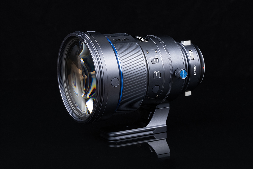 Laowa 200mm f/2 AF FF